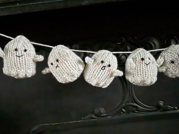 Glow in the Dark Ghosties Kit