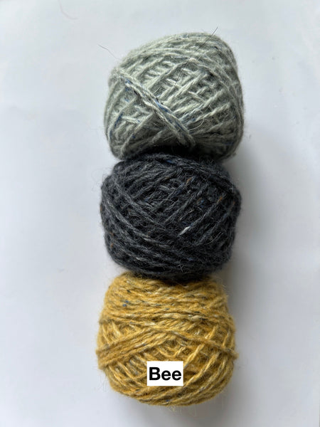Bee knitting kit